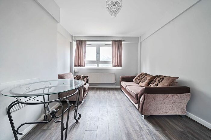 2 Bedroom Property To Rent In Neckinger Estate, London, SE16