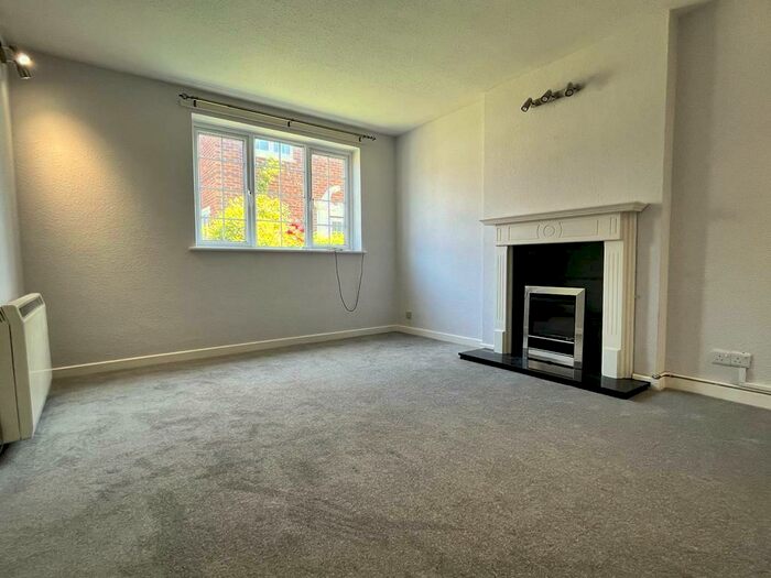 2 Bedroom Maisonette To Rent In Town Centre, RG21