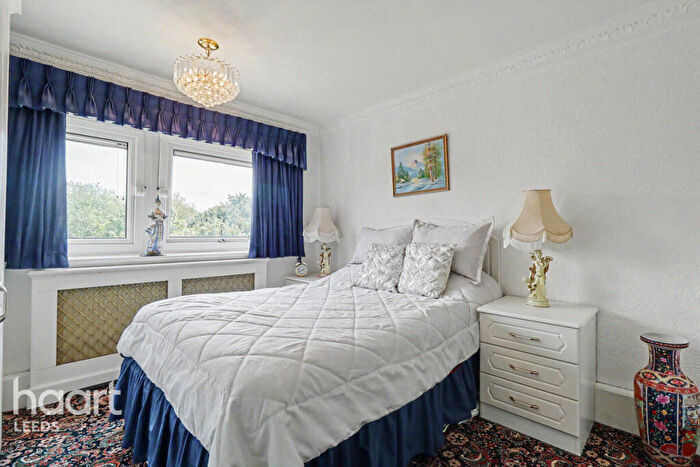 1 Bedroom Apartment For Sale In Crescent Towers, Leeds, LS11