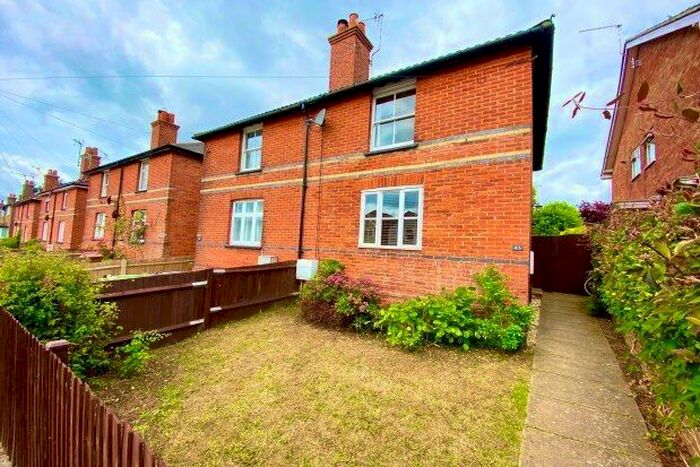 3 Bedroom Semi-Detached House To Rent In Barrack Road, Guildford, GU2