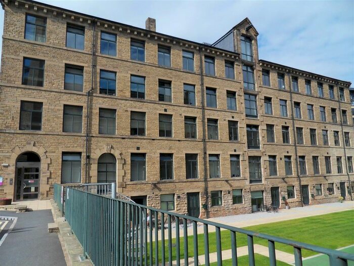 2 Bedroom Flat To Rent In Masons Mill, Shipley, BD17