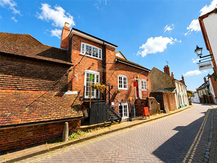 3 Bedroom Apartment To Rent In Little Minster Street, Winchester, SO23