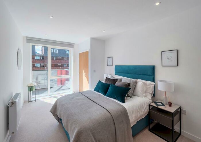 2 Bedroom Apartment To Rent In Queens Road, Peckham, SE15