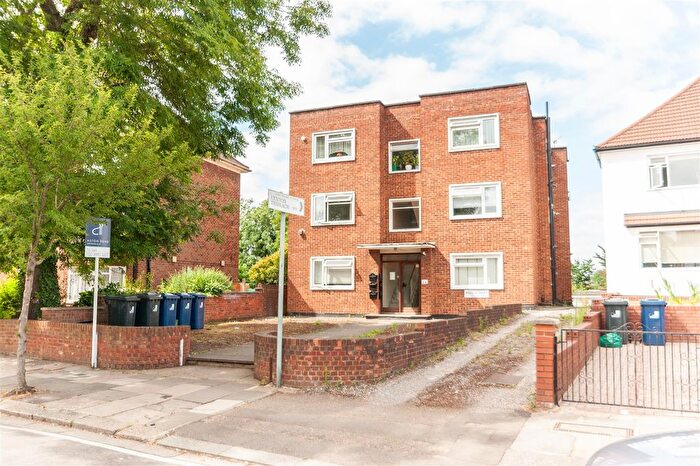 2 Bedroom Flat To Rent In Lynton Terrace, London, W3