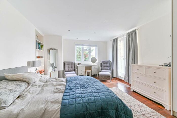 5 Bedroom Detached House To Rent In Avondale Avenue, Worcester Park, KT4