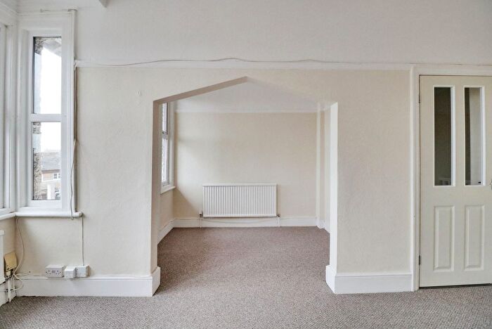 2 Bedroom Flat To Rent In Woodgrange Drive, Southend-On-Sea, SS1