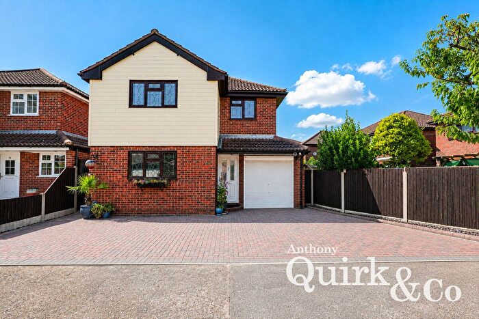 4 Bedroom Detached House For Sale In Prince William Avenue, Canvey Island, SS8