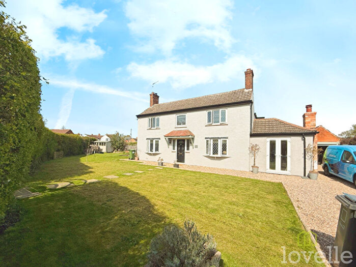 3 Bedroom Detached House For Sale In High Street. Kexby, Gainsborough, DN21