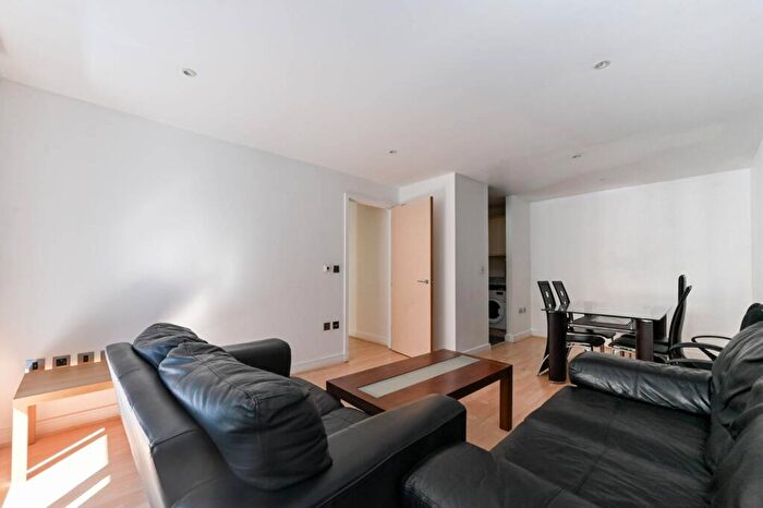 3 Bedroom Flat To Rent In Westgate, Royal Docks, London, E16