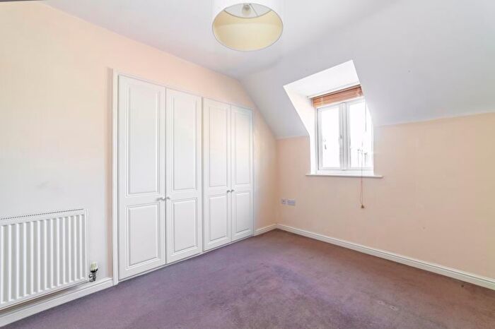 2 Bedroom Flat To Rent In Gardenia Road, Bromley, BR1