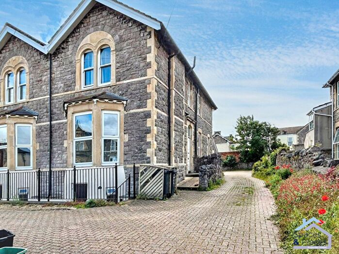 2 Bedroom Flat For Sale In Beaconsfield Road, Weston-Super-Mare, BS23