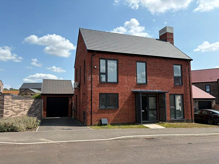 3 Bedroom Detached House For Sale In Robin Way Daventry Northamptonshire, NN11