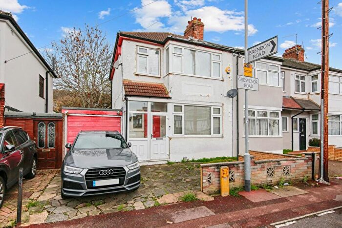 3 Bedroom End Of Terrace House For Sale In Grosvenor Road, Dagenham, RM8