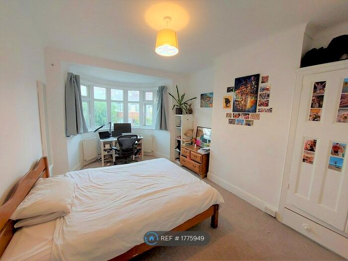 4 Bedroom Semi-Detached House To Rent In Leigh Gardens, London, NW10