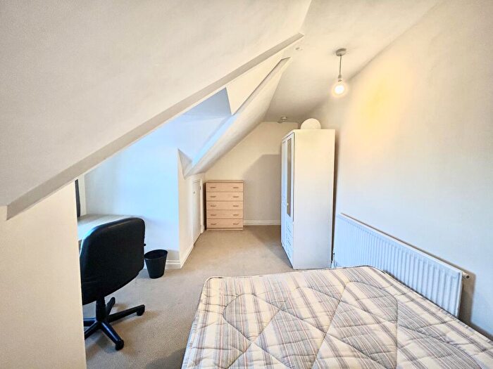 1 Bedroom Apartment To Rent In Cowley Road, Oxford, OX4