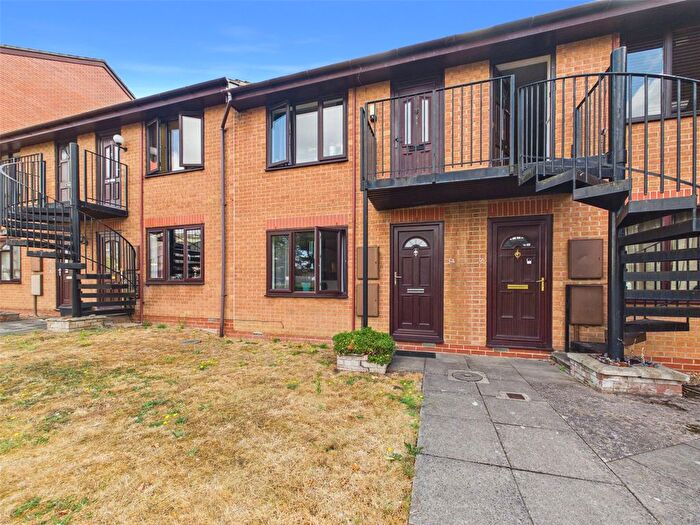 1 Bedroom Flat For Sale In Woodford Court, Chequers Road, Gloucester, Gloucestershire, GL4
