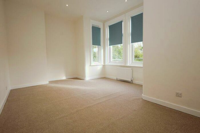 1 Bedroom Flat To Rent In Richmond Park Avenue, Queens Park, BH8