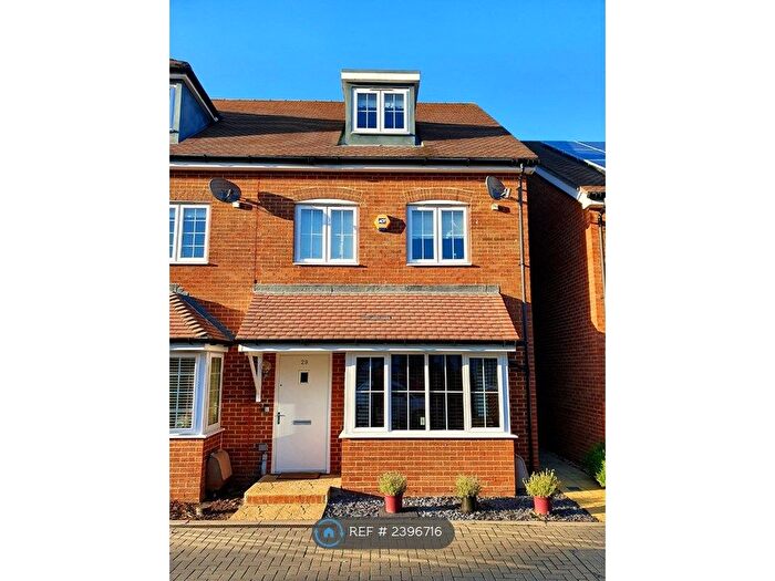 4 Bedroom End Of Terrace House To Rent In Damson Way, Carshalton, SM5