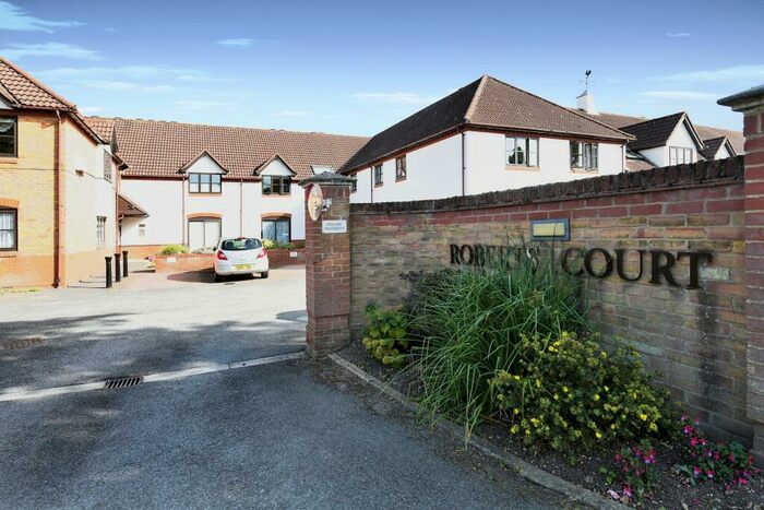 2 Bedroom Flat For Sale In Baddow Road, Chelmsford, Essex, CM2