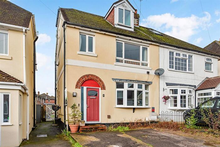 4 Bedroom Semi-Detached House For Sale In Beech Road, Fareham, PO15
