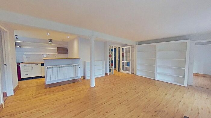 2 Bedroom Flat To Rent In Calton Road, Edinburgh, EH8