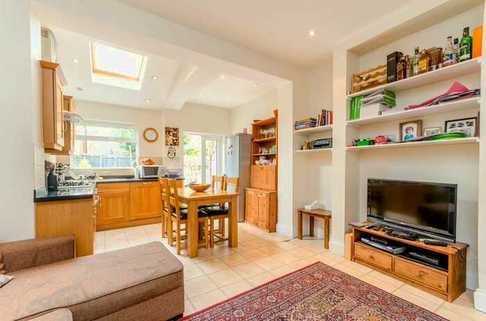 2 Bedroom Maisonette To Rent In Durnsford Road, Southfields, London, SW19