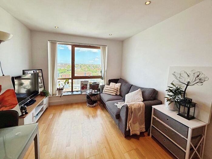 1 Bedroom Flat To Rent In Clarence House, Clarence House, The Boulevard, Leeds, LS10