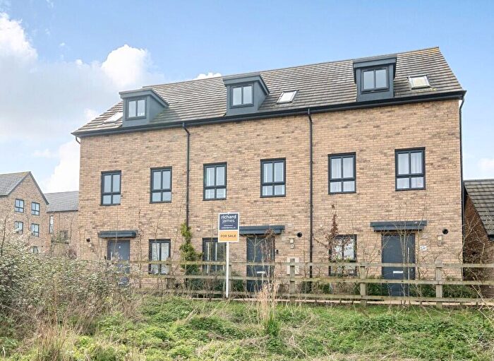 3 Bedroom Town House For Sale In Semington Strand, Wichelstowe, Swindon, SN1