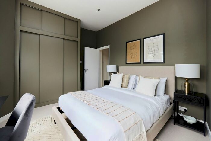 2 Bedroom Flat To Rent In Oakhill Road, London, SW15