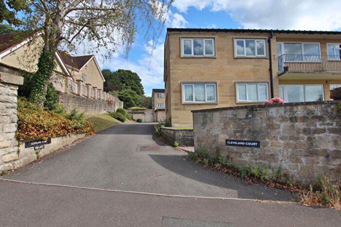 2 Bedroom Apartment For Sale In Cleveland Court, Bathwick Hill, BA2