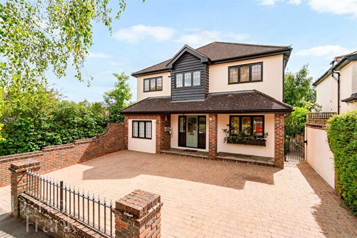 4 Bedroom Detached House For Sale In Luctons Avenue, Buckhurst Hill, IG9