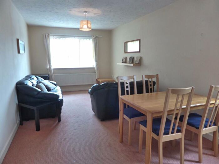 2 Bedroom Apartment To Rent In Scholars Court, Collegiate Way, Clifton, M27