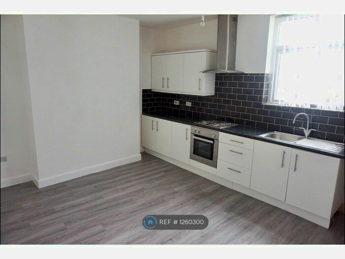 2 Bedroom Flat To Rent In Ann Street West, Widnes WA8