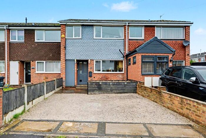 3 Bedroom Terraced House For Sale In Valeside Gardens, Colwick, Nottingham, NG4