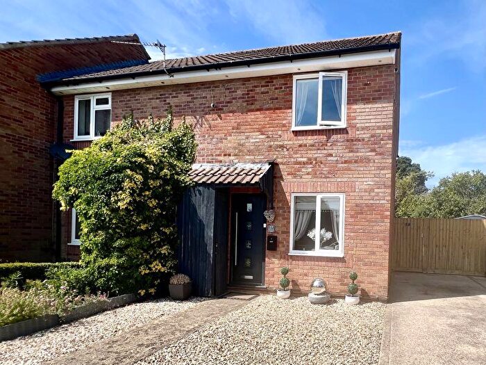 2 Bedroom End Of Terrace House For Sale In Centurion Close, Chippenham, SN15