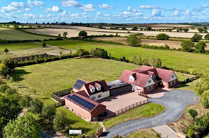 6 Bedroom Detached House For Sale In High Street, Tilbrook, Huntingdon, PE28