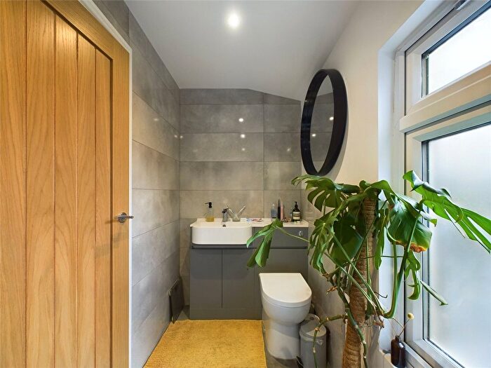 3 Bedroom Terraced House For Sale In Colls Road, London, SE15