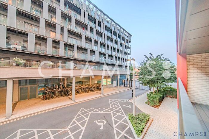 3 Bedroom Flat To Rent In London, SE18