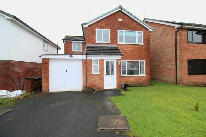 4 Bedroom Detached House To Rent In Tern Close, Rochdale, OL11