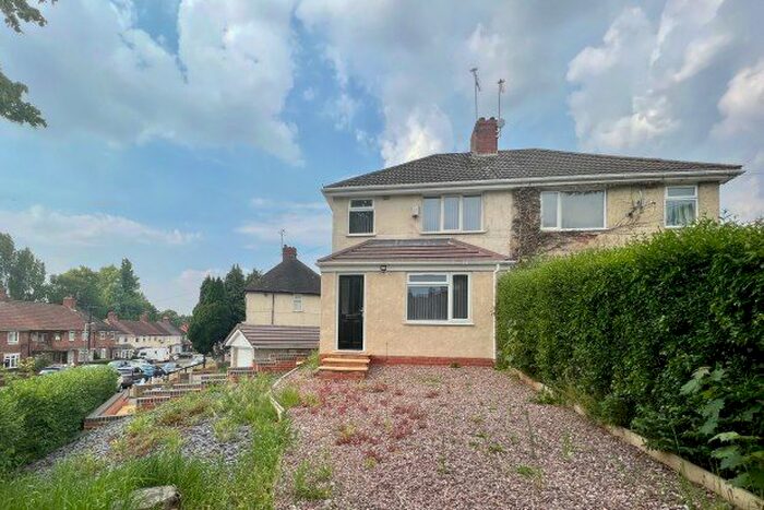 3 Bedroom Property To Rent In Alexander Road, Smethwick, B67