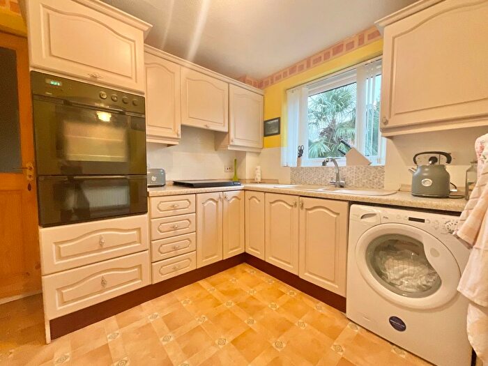3 Bedroom Detached House For Sale In Charlcote Crescent, Wistaston, Crewe, CW2