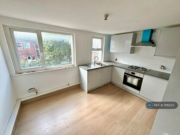 2 Bedroom Flat To Rent In Mersey Road, Liverpool, L23