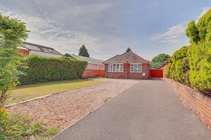 3 Bedroom Detached Bungalow For Sale In Portsmouth Road, Woolston, SO19