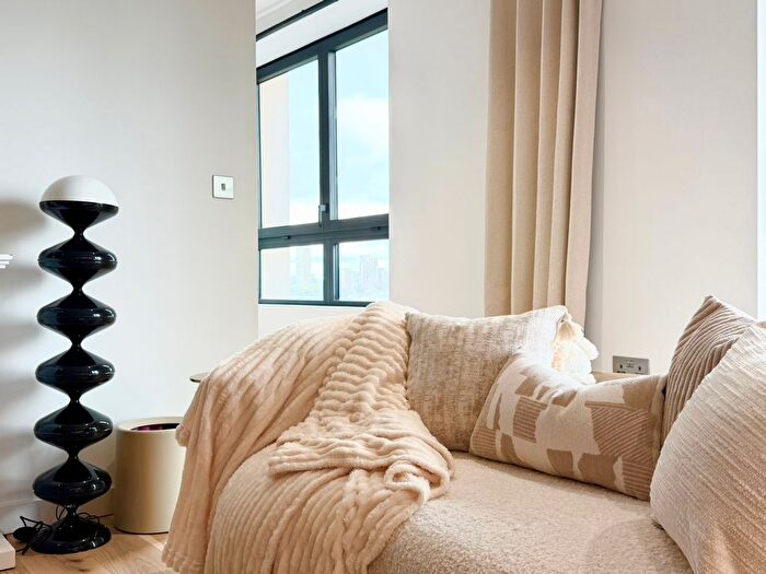 Studio To Rent In Mabyn Lane, Greenwich, SE10