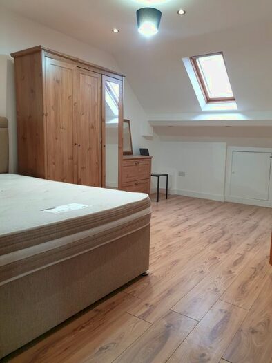 4 Bedroom Property To Rent In Gifford Gardens, London, W7