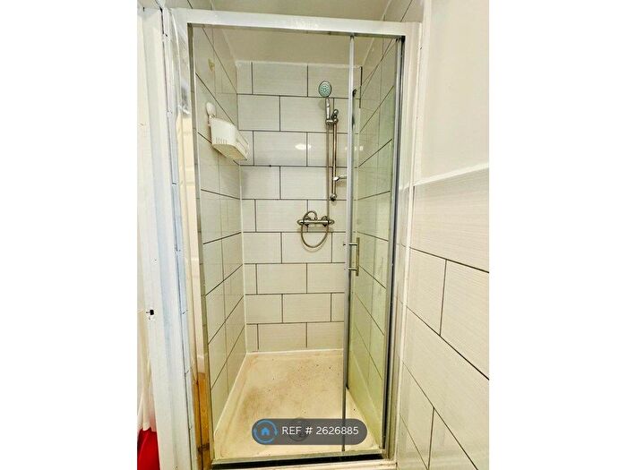 1 Bedroom Flat To Rent In High Road Leytonstone, London, E11