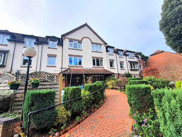 1 Bedroom Apartment For Sale In Park View Court, Queens Park, BH8