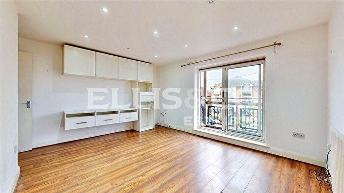 2 Bedroom Flat For Sale In Copland Road, Wembley, HA0