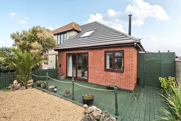 2 Bedroom Chalet To Rent In Armada Court, East Bracklesham Drive, Bracklesham Bay, East Wittering, PO20