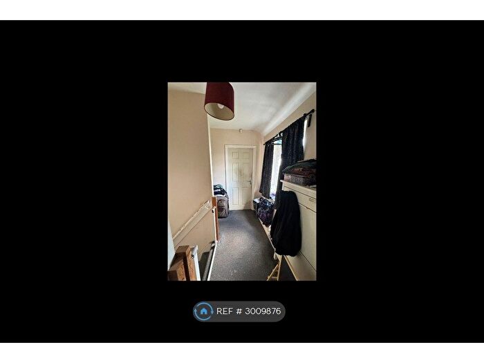 3 Bedroom Semi-Detached House To Rent In Raleigh St, West Bromwich, B71